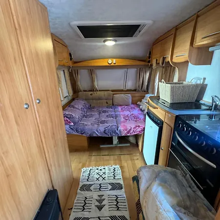 Camping Luxury Beachfront Bungaloo In Kavatsi