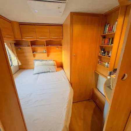 Luxury Beachfront Bungaloo In Kavatsi Camping